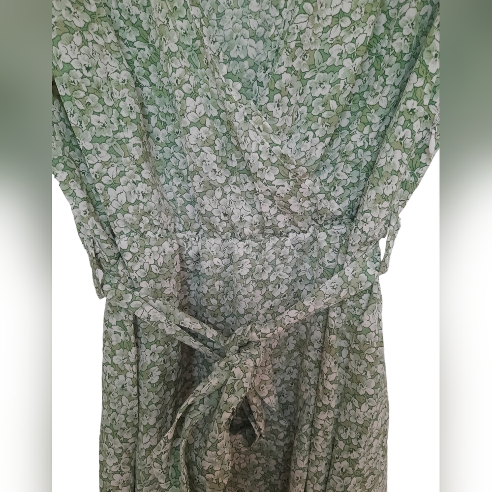 Cupshe Green & White Faux Wrap Dress NWT - Picture 3 of 8